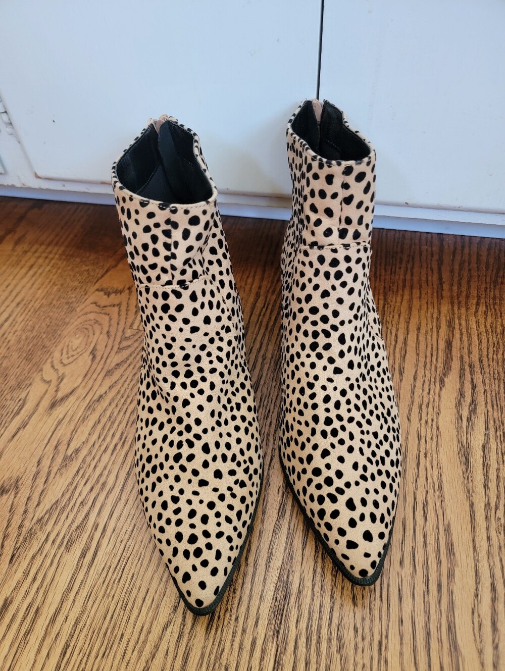 Leopard Print Pointed Toe Ankle Boots - Tan/Black